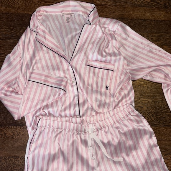 Victoria Secret PJs - Picture 2 of 4